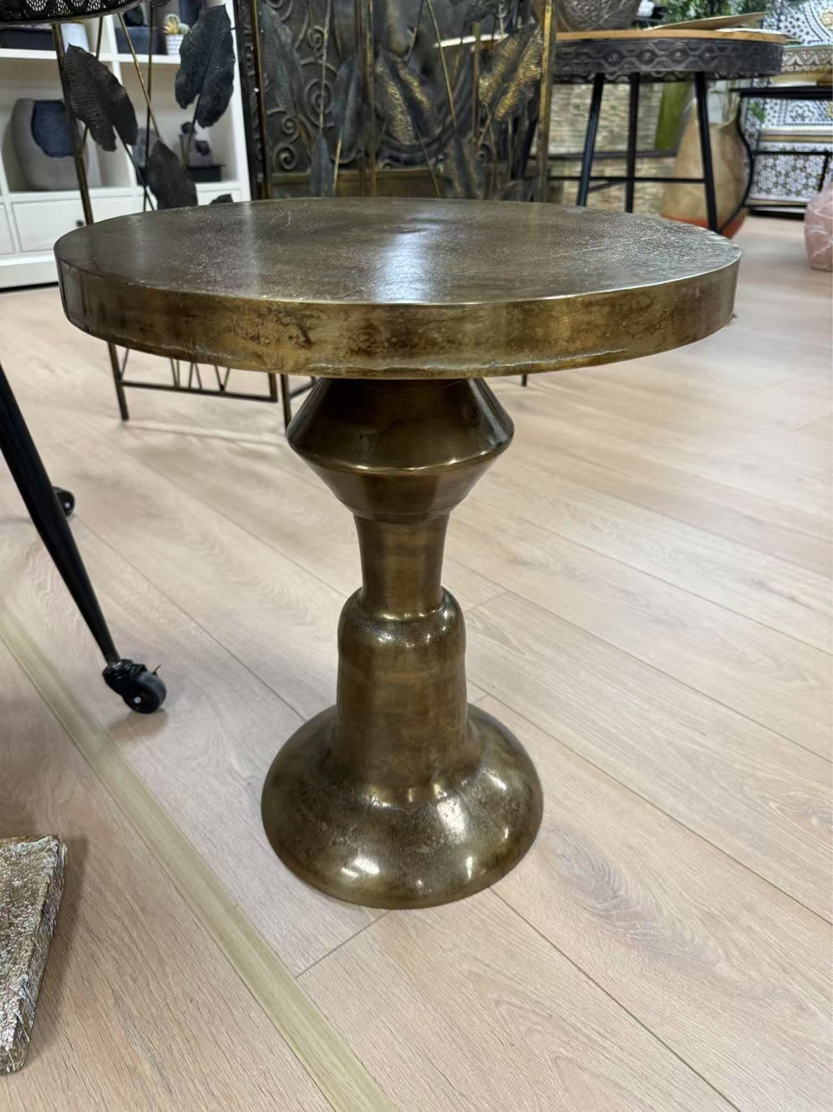 Colour Metal Round Table Lush Collection