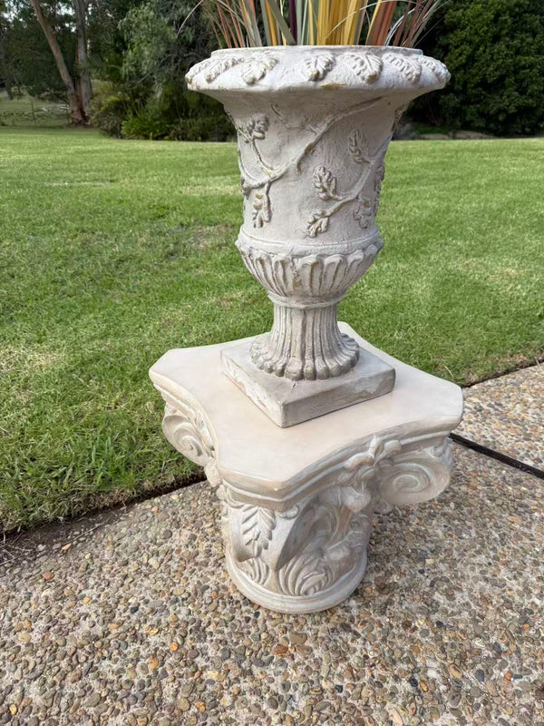 Zocalo Roman Design White Plinth Gold Accents