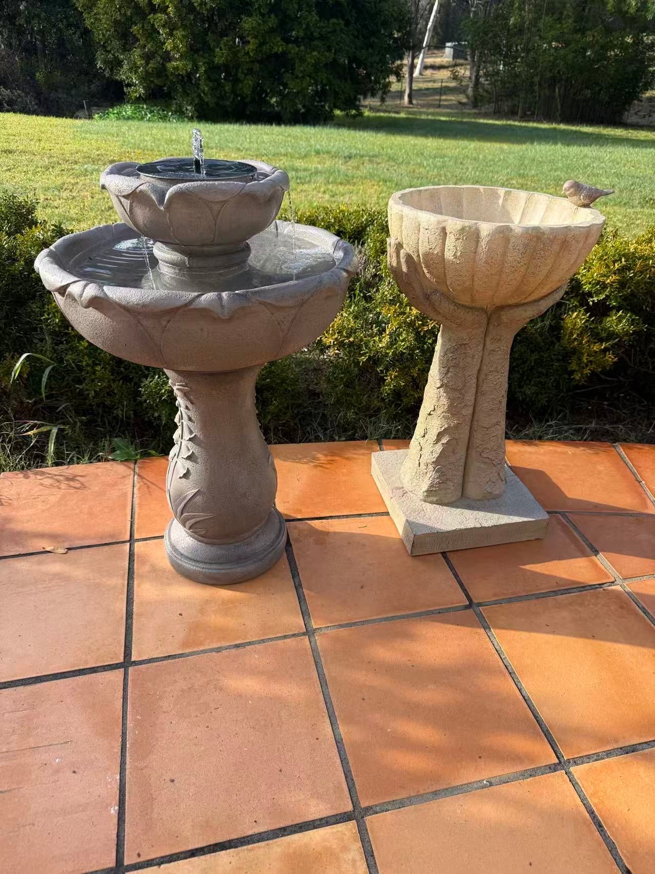 Orgolio Birdbath – Hand-Held Scalloped Bowl with Perched Bird Detail, Natural Sandstone-Cream MGO