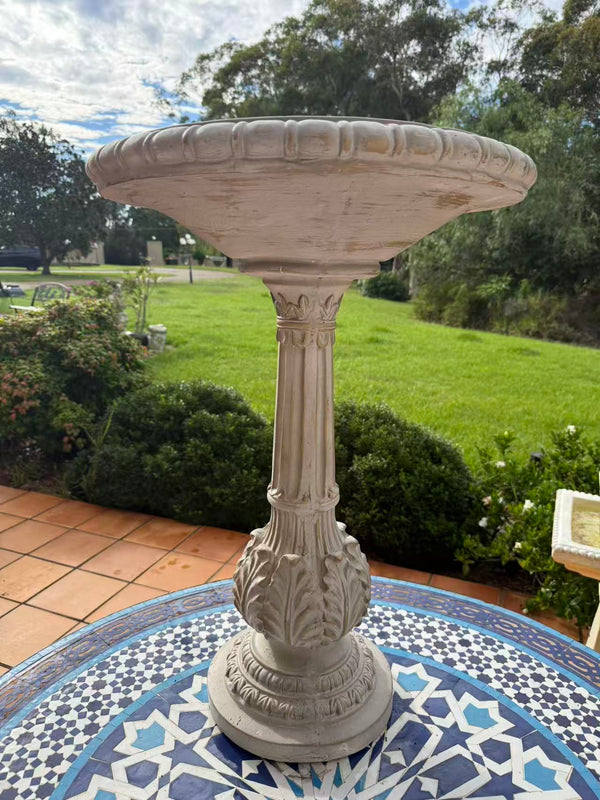 Pila Stylish White Birdbath Garden Decoration