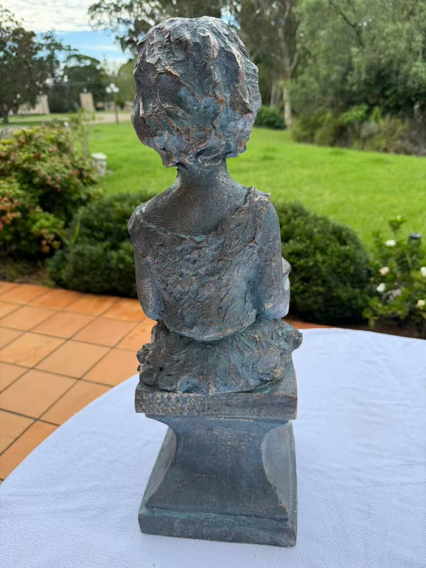Chica delightful child statue Garden Decoration