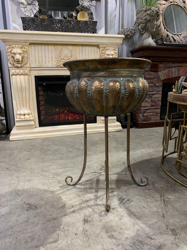 ZENA Standing Metal Planter