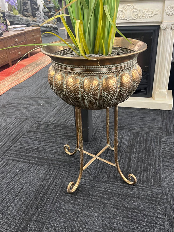 ZENA Standing Metal Planter