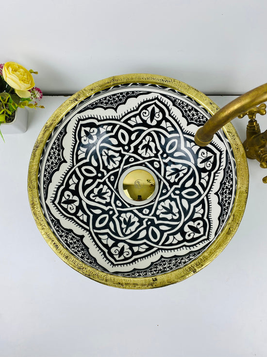 Black bathroom basin - Brass brushed Rimmed sink - Basin with Mid-Century Modern flair batheroom - london Farmhouse Basin