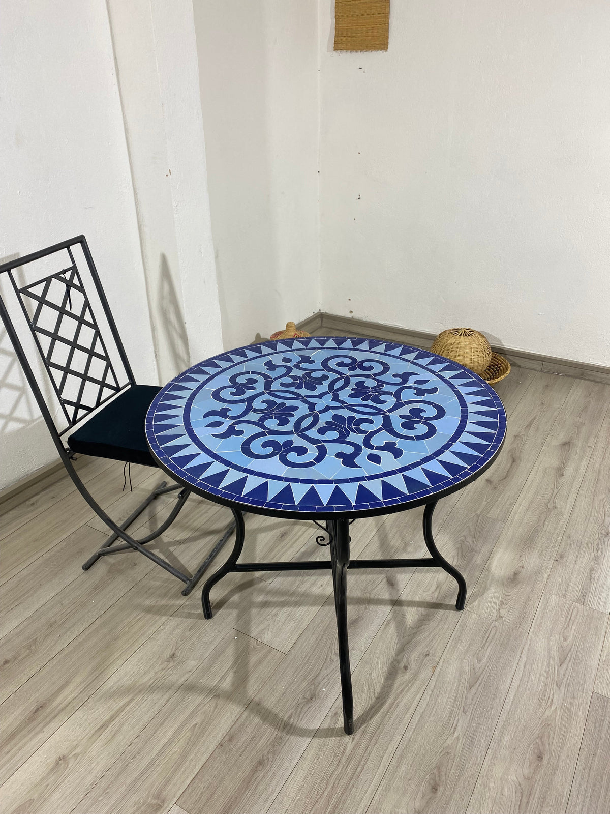 Mosaic table 100% handcrafted tiles for outdoor and indoor Round made in Fez, CUSTOMIZABLE colors and Pattern, Mid century Mosaic crafts