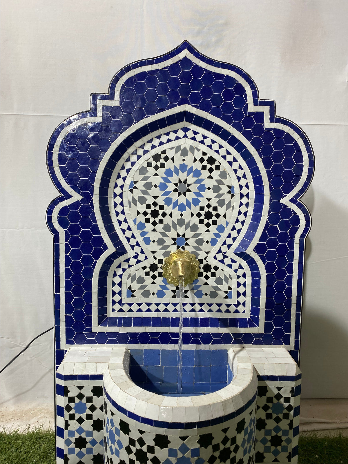 CUSTOMIZABLE Fountain with mosaic tiles, water inside fountain Moroccan mosaic fountain, terrace Indoor Decor.