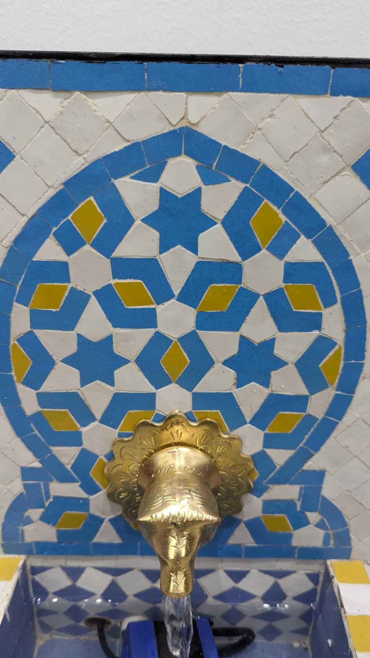 Zellige Fountain MF0162
