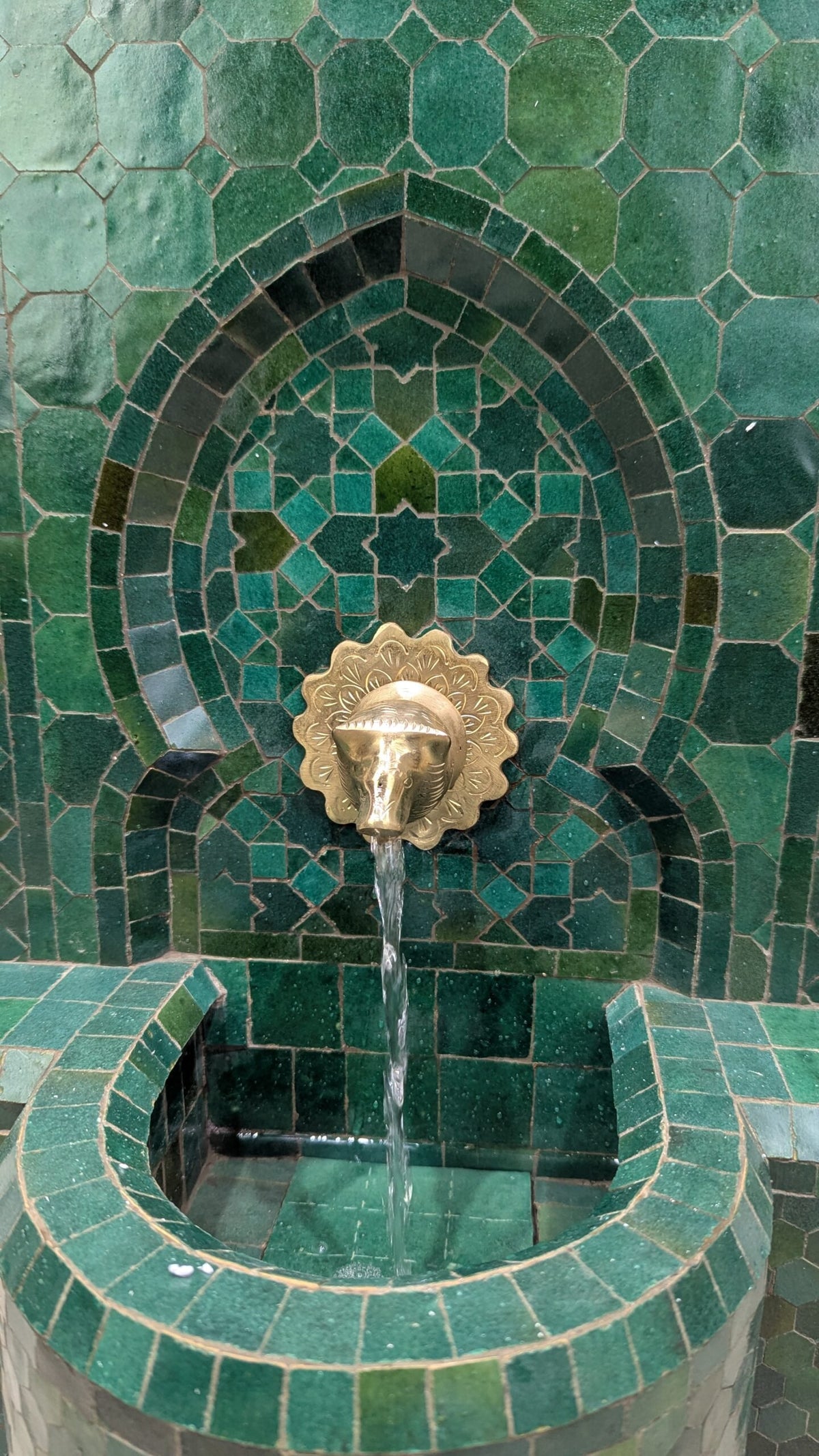 Zellige Fountain MF0161