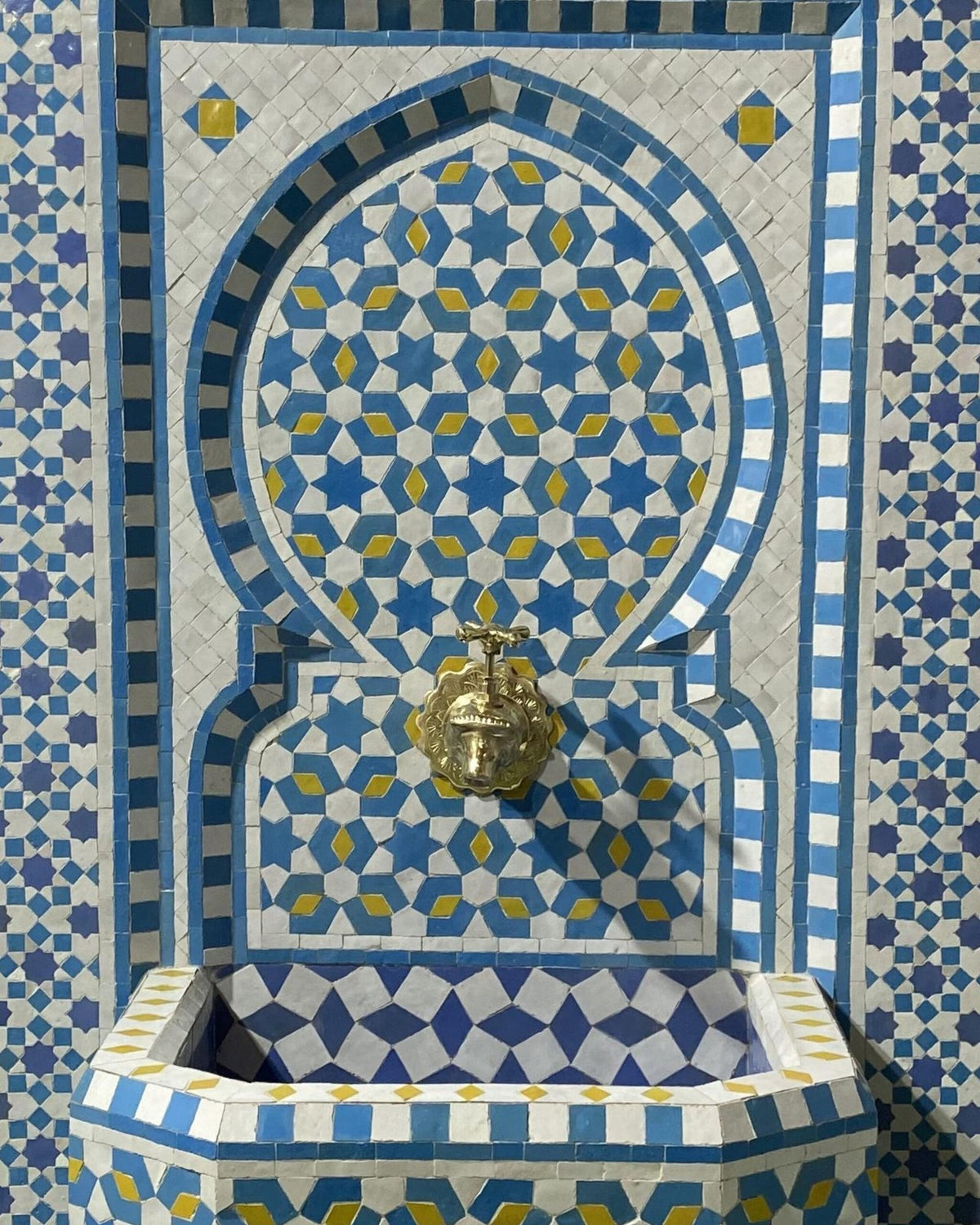 Zellige Fountain MF0043