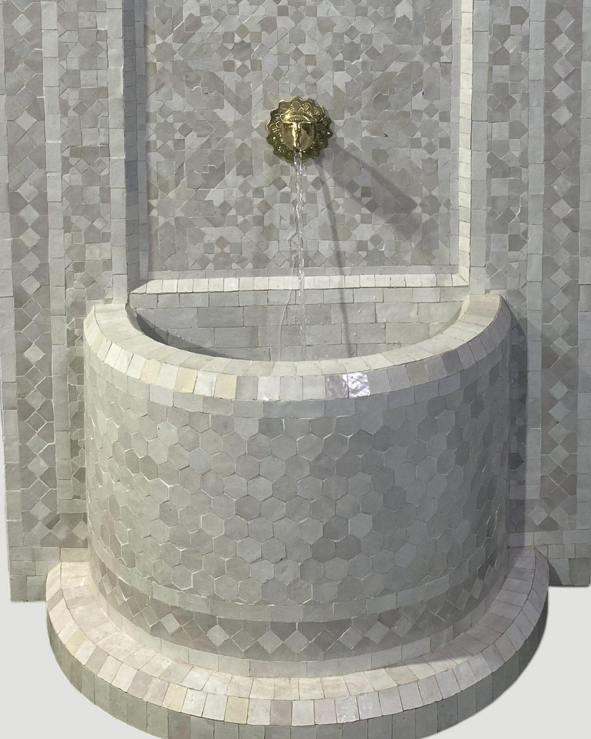 Zellige Fountain MF0038