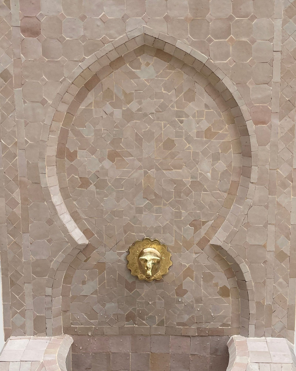Zellige Fountain MF0058