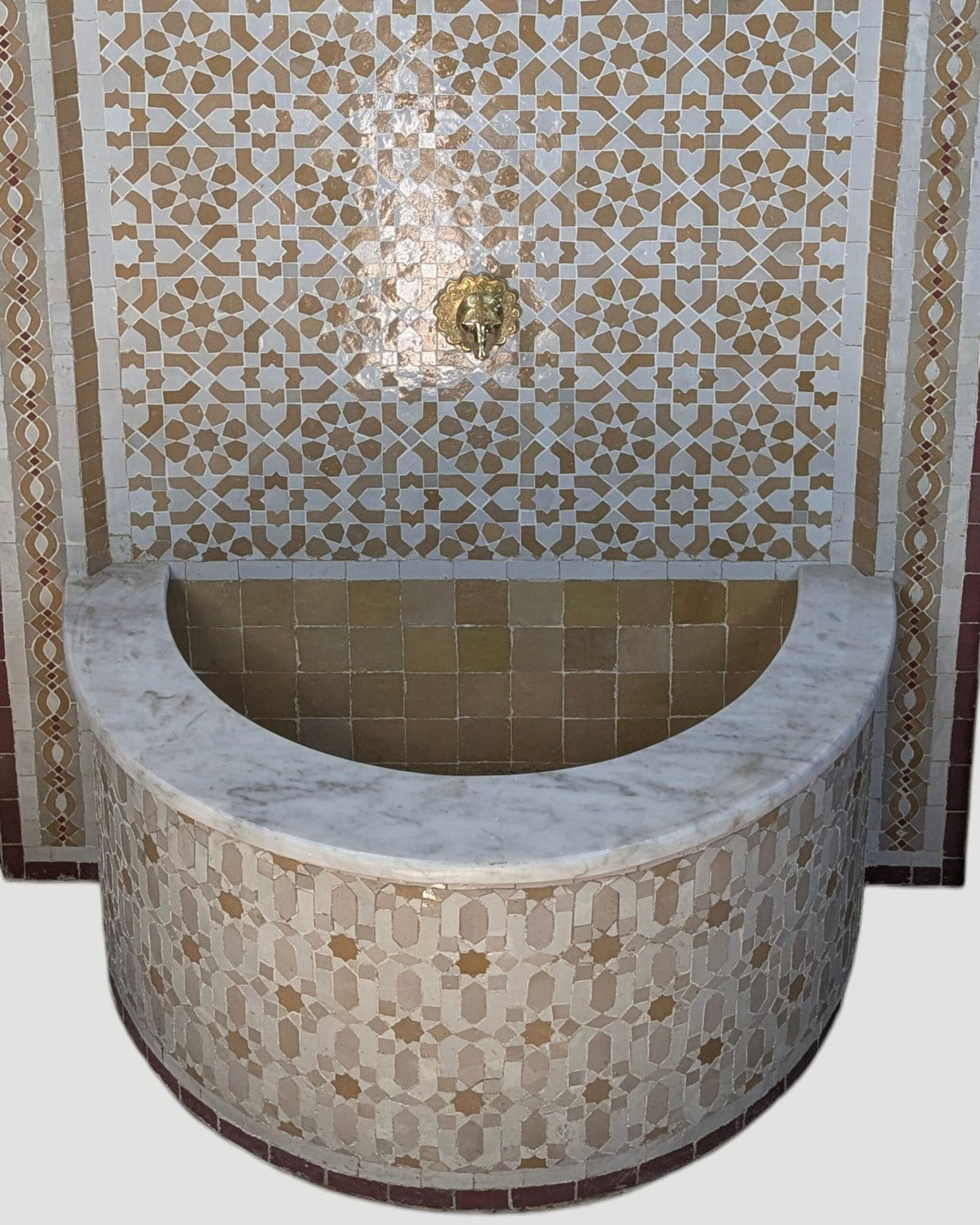Zellige Fountain MF0174