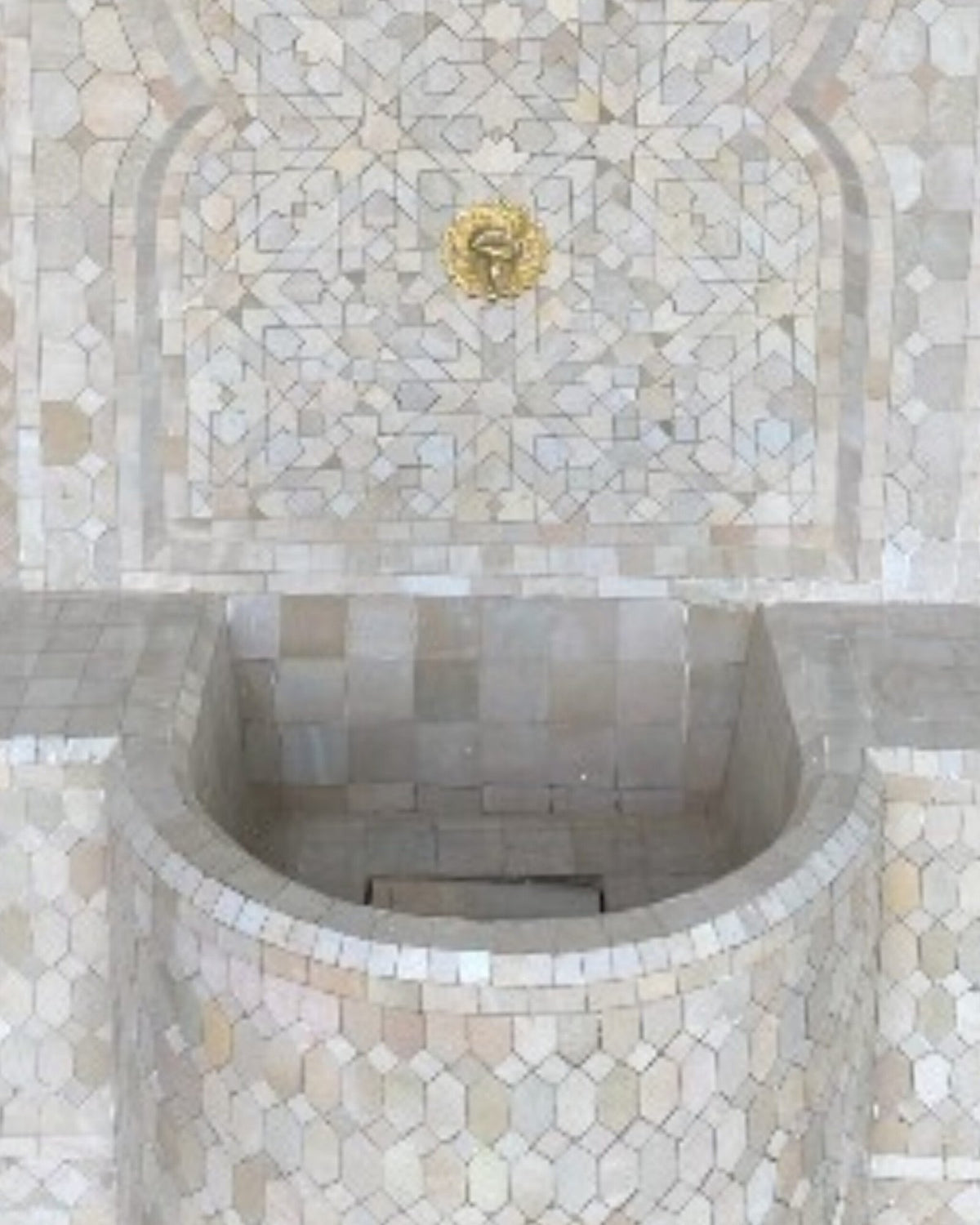 Zellige Fountain MF0108