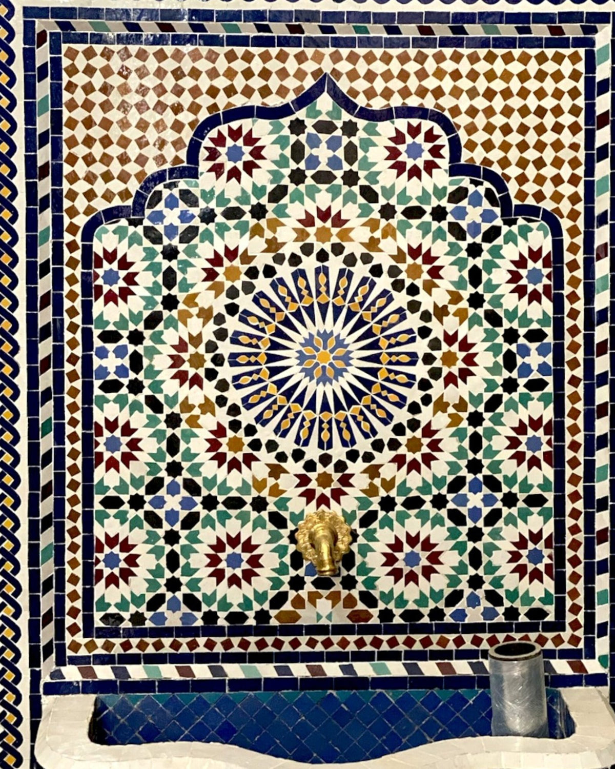 Zellige Fountain MF0255