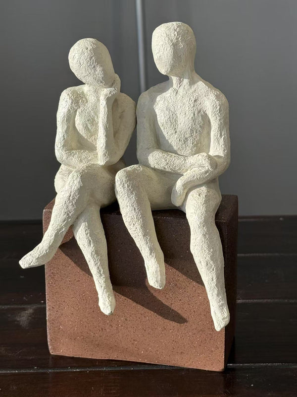 Coppia Couple Sitting On Bench White Colour Clay Artisan Finish