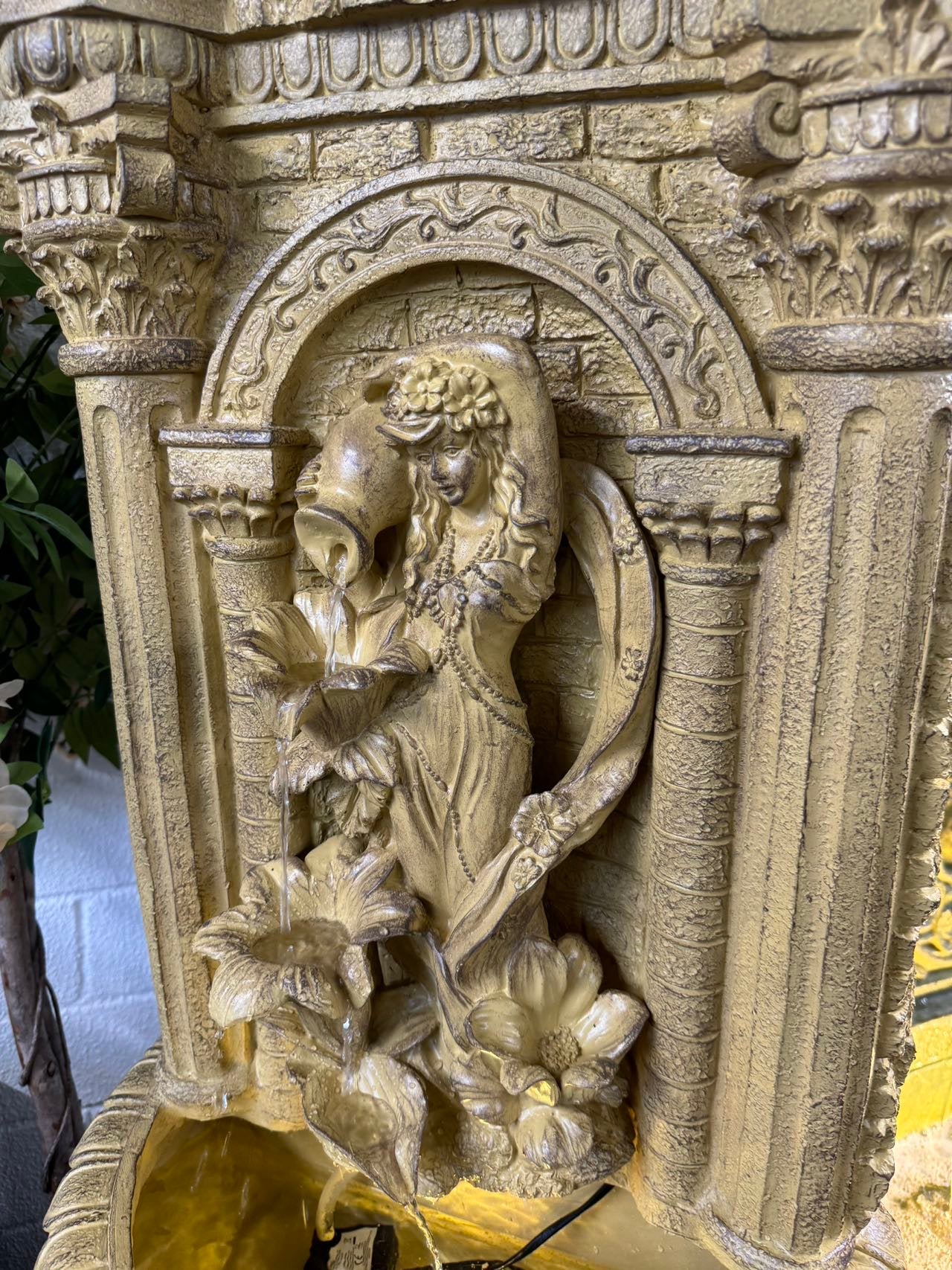 Cestina Wall Hanging Water Feature with Roman Lady Jugs & Flowers