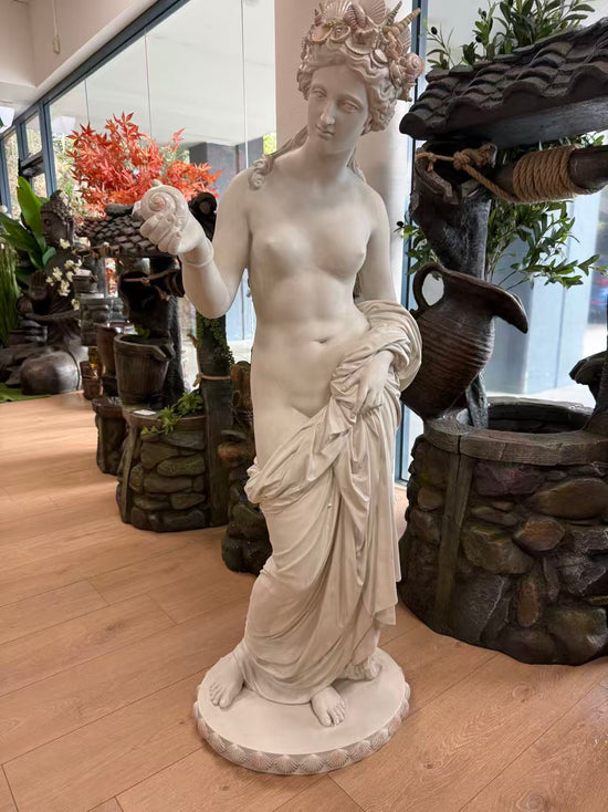 Vitruvio Stunning Diva White Statue