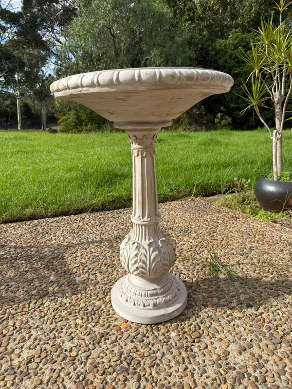 Pila Stylish White Birdbath Garden Decoration