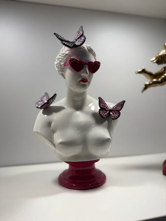 Novella Valentine Venus Bust