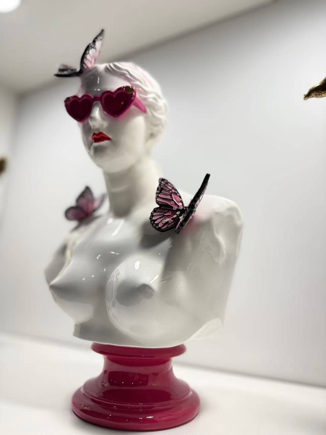 Novella Valentine Venus Bust