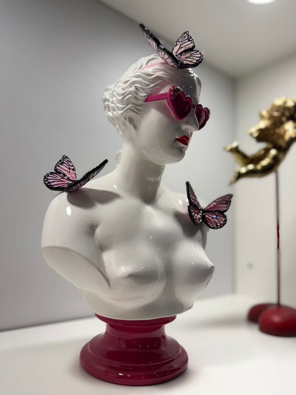 Novella Valentine Venus Bust