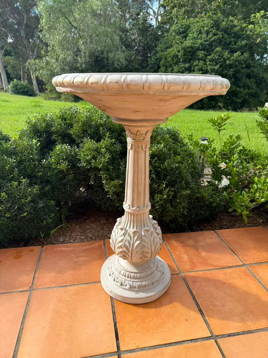 Pila Stylish White Birdbath Garden Decoration