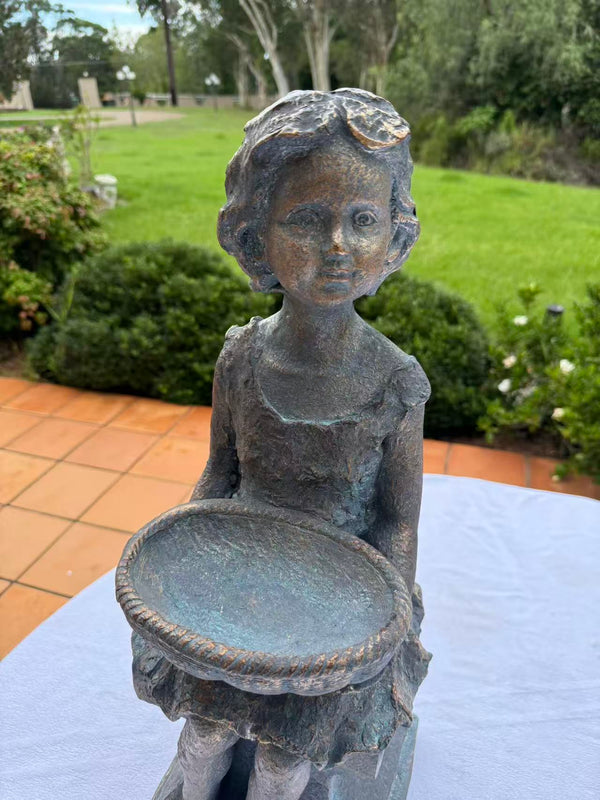Chica delightful child statue Garden Decoration