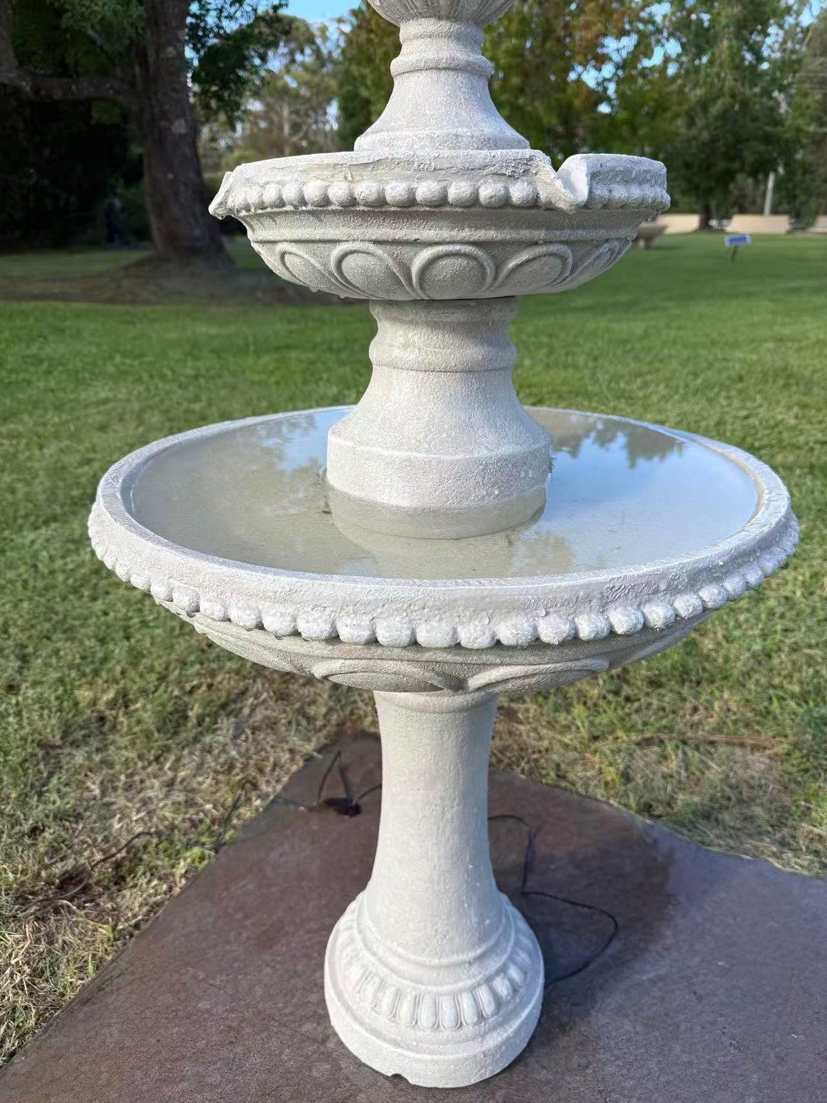 Salinas off-white solar fountain chargeable Panel SOLAR