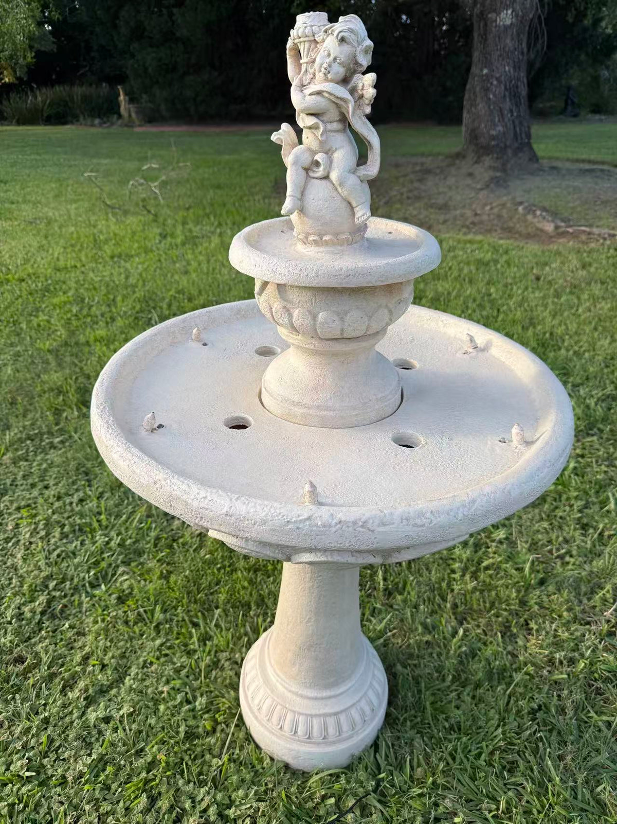 Basilica ff-white birdbath with a graceful angel multi spouts SOLAR