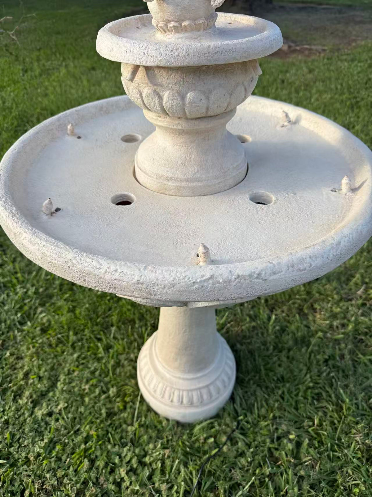 Basilica ff-white birdbath with a graceful angel multi spouts SOLAR