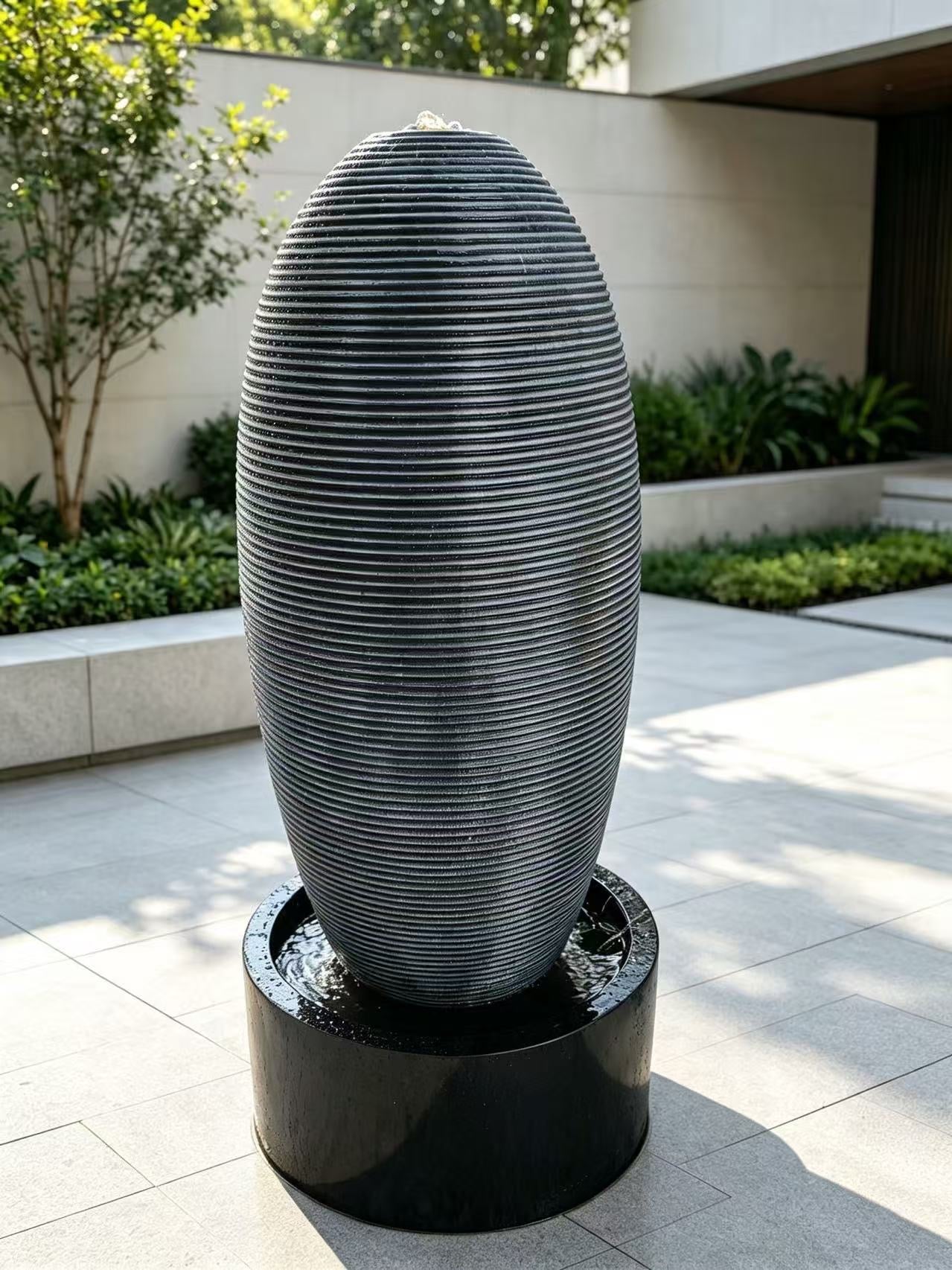 Dumpty Egg-Shaped Outdoor Fountain – Black & Charcoal Cement Fibreglass 1.2m