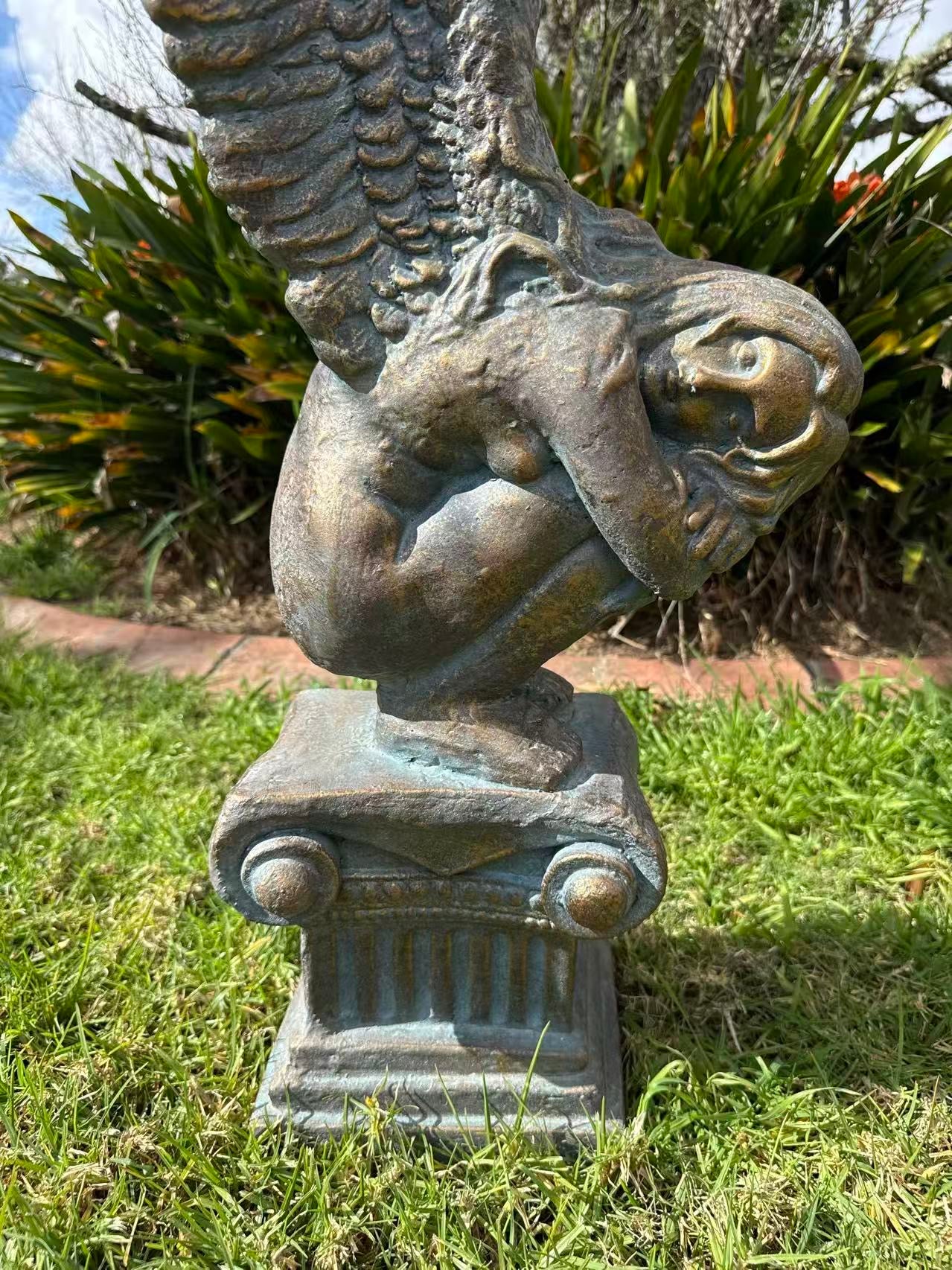 Memoria Angel Statue – Crouching Winged Figure, Dark Bronze-Verdigris MGO