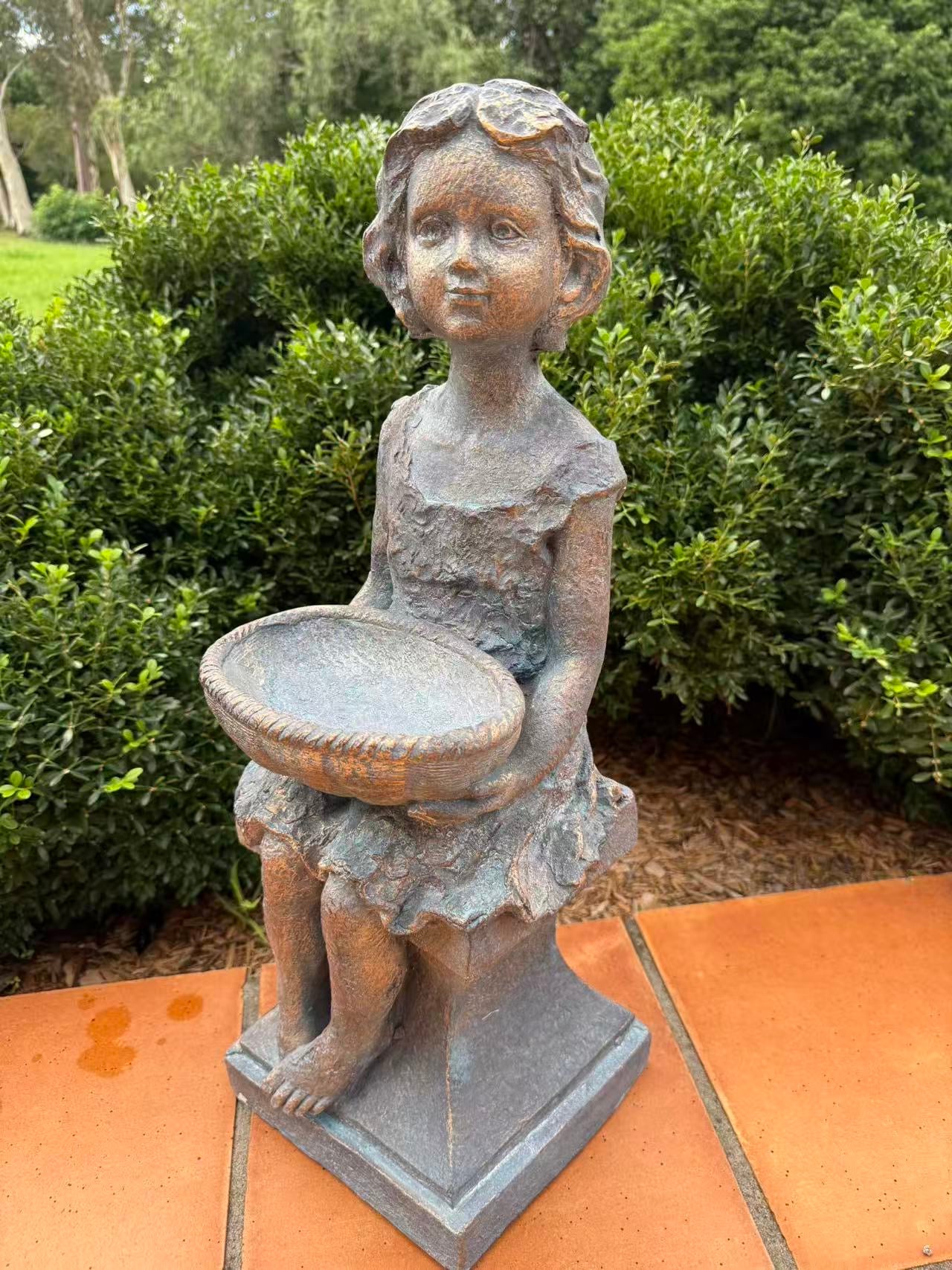 Chica delightful child statue Garden Decoration