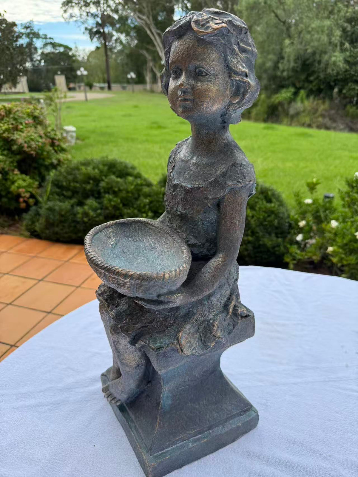 Chica delightful child statue Garden Decoration