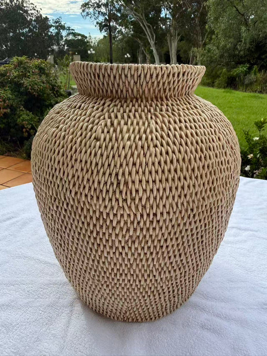 Nabeul table‑top vase eye catching statement decor