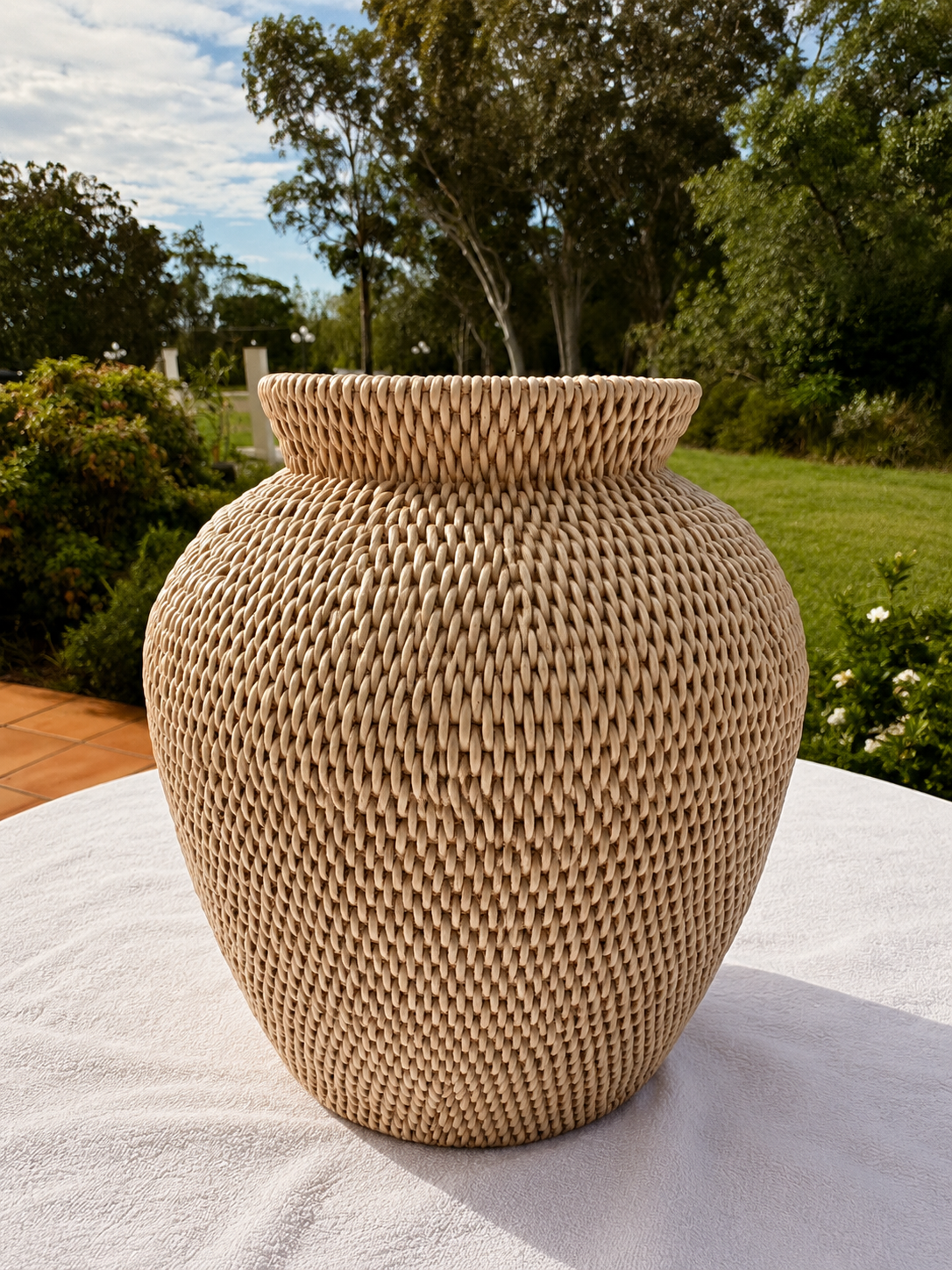 Nabeul table‑top vase eye catching statement decor