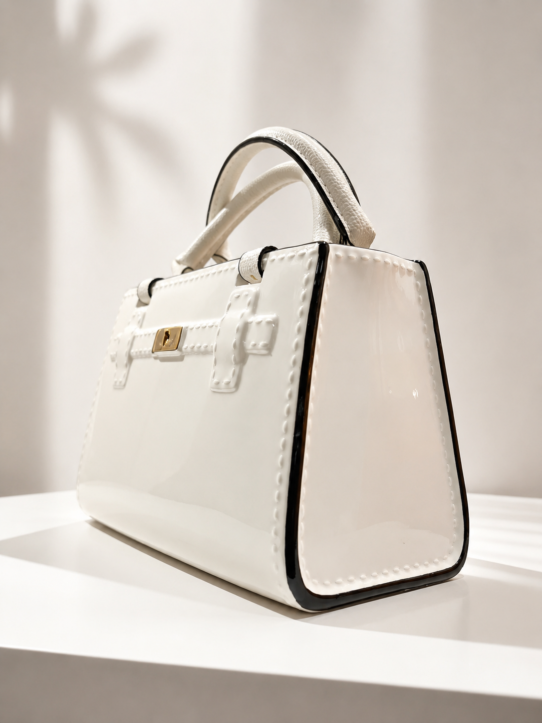 Duomo Dolomite Bag Vase in WhiteColour Ceramic Finish