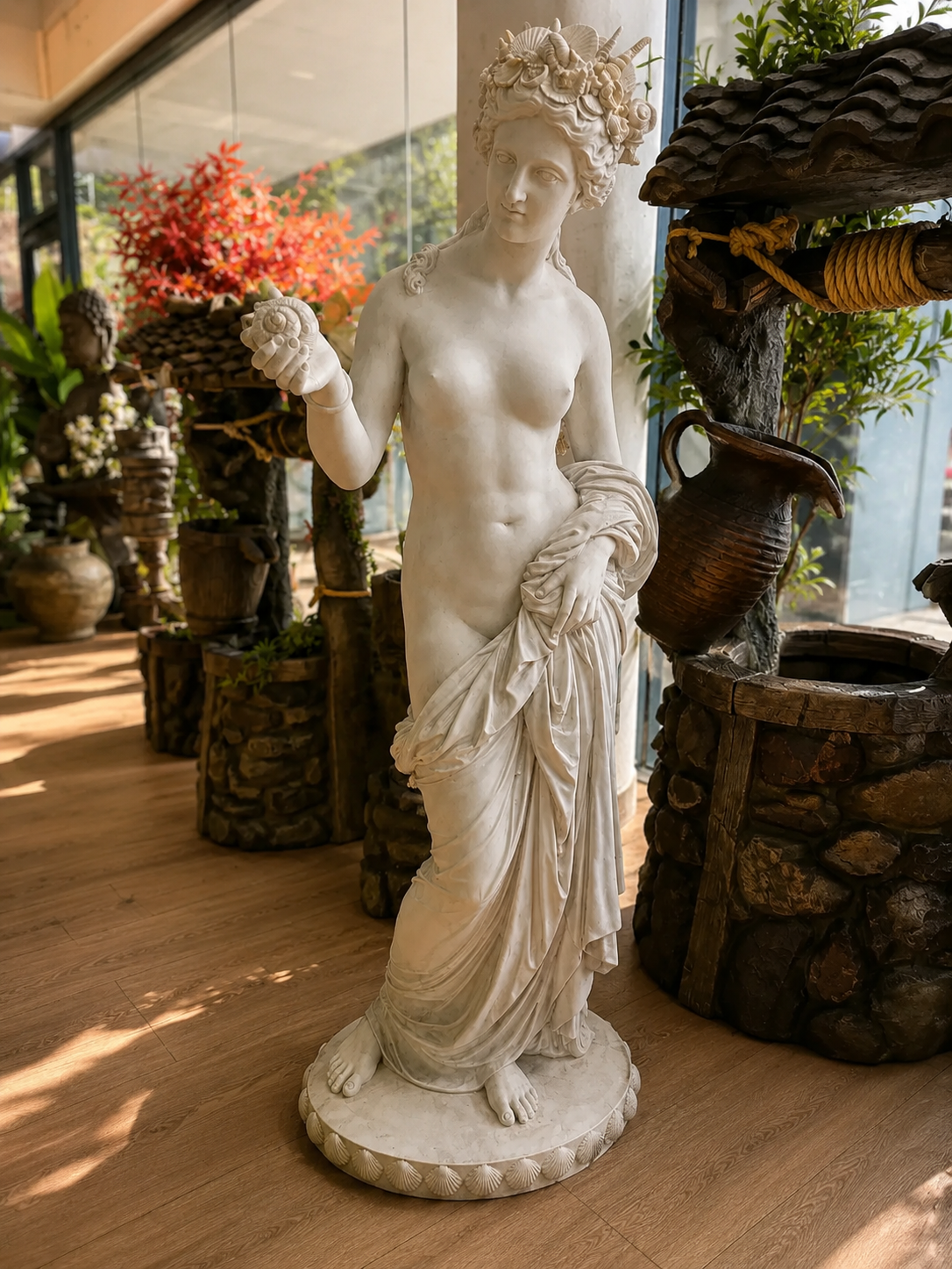 Vitruvio Stunning Diva White Statue