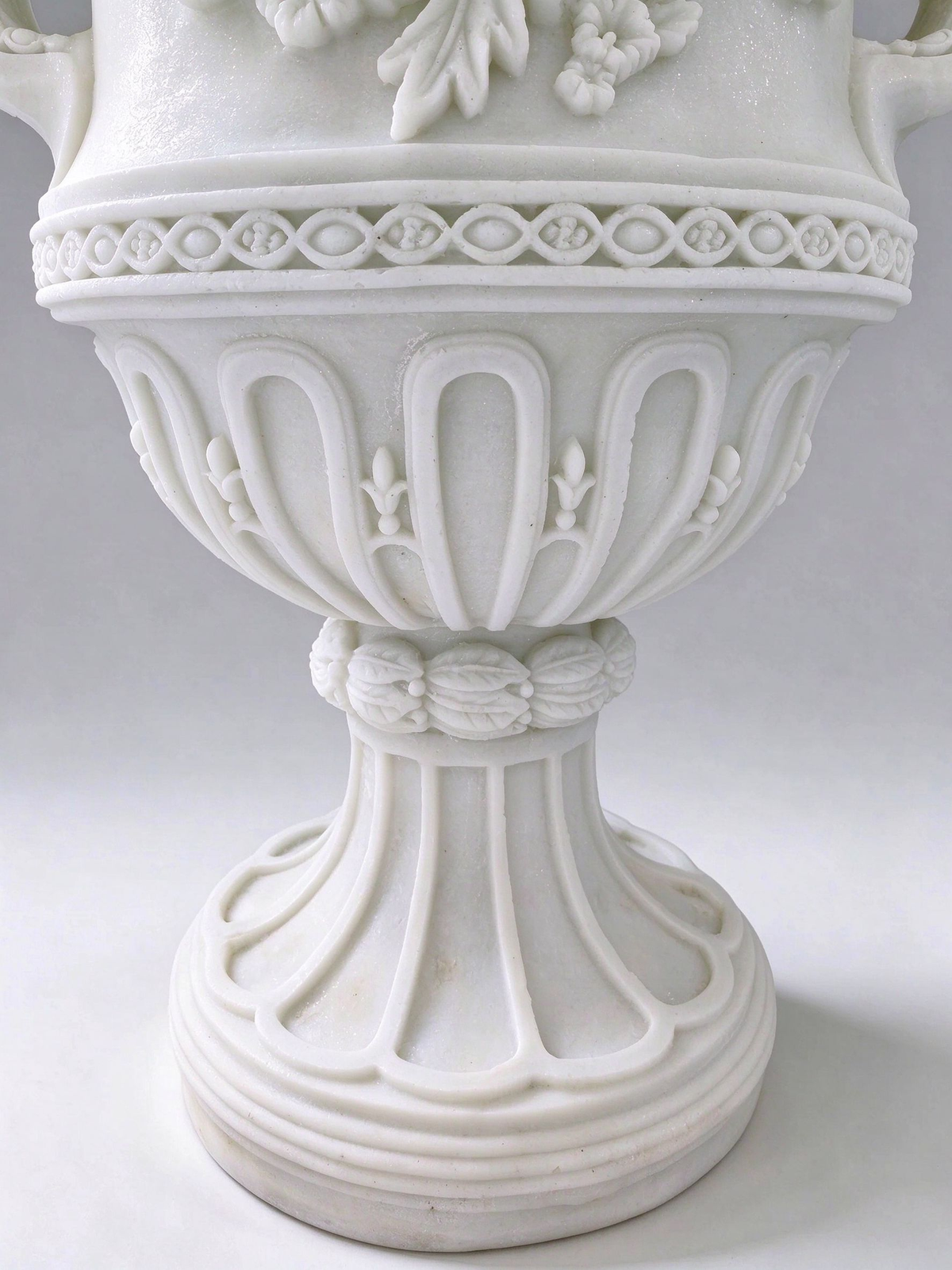 Ramo Floral Urn Planter in White