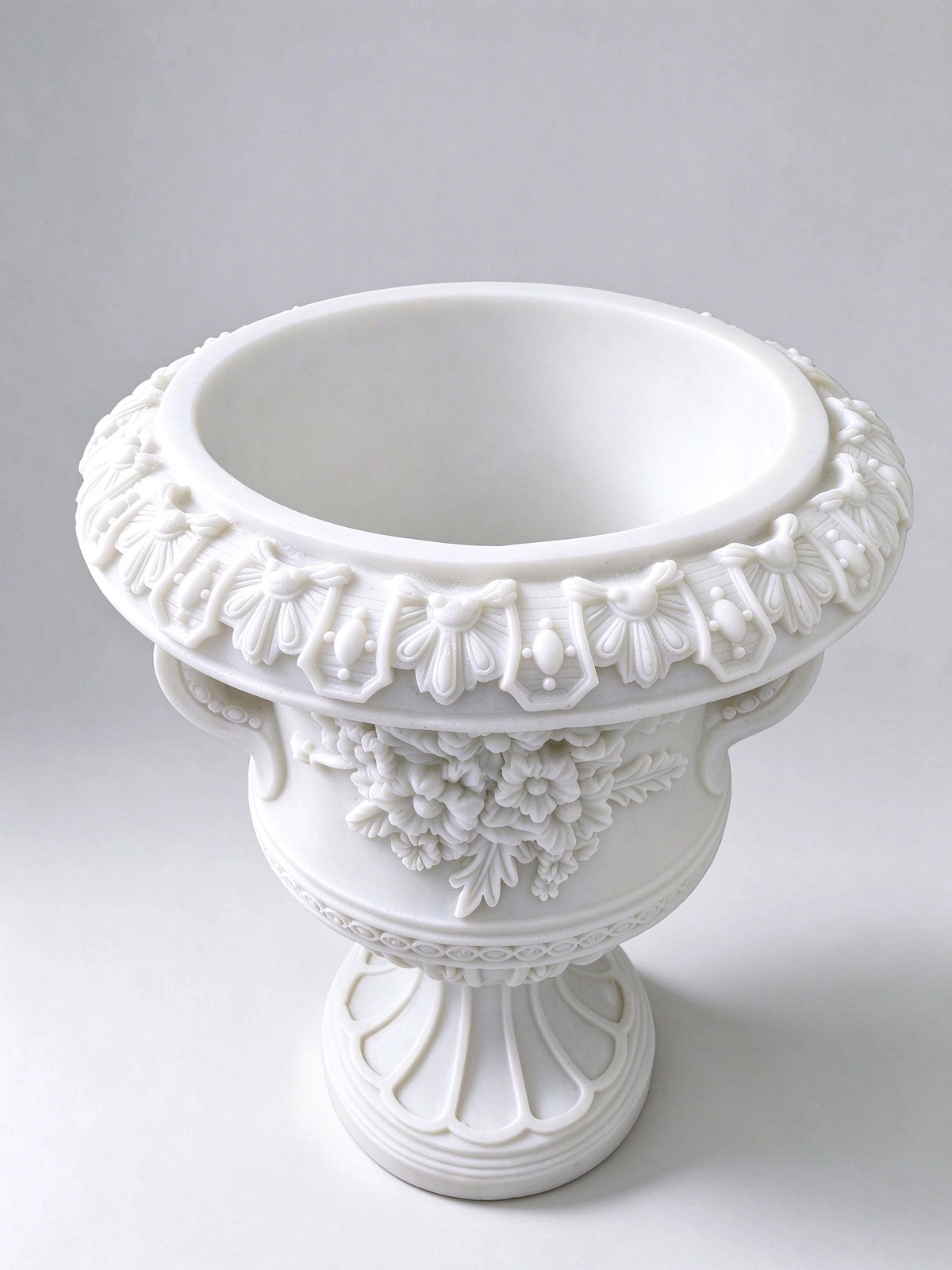 Ramo Floral Urn Planter in White