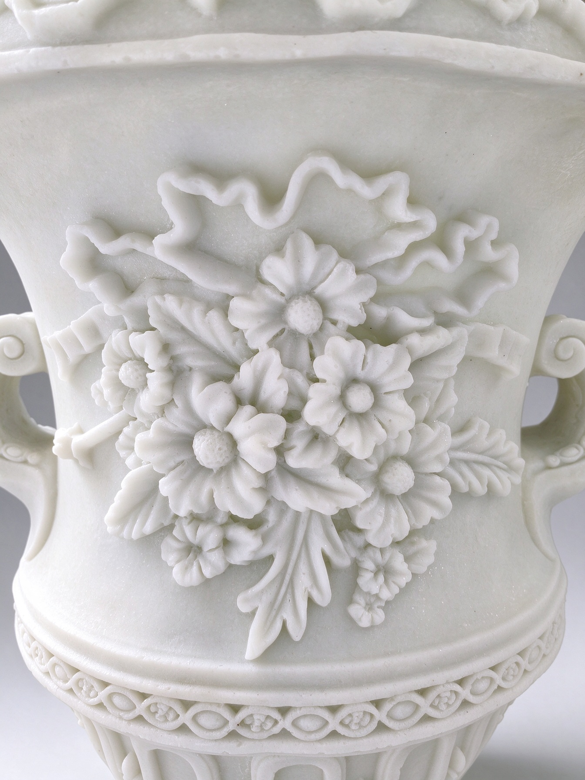 Ramo Floral Urn Planter in White