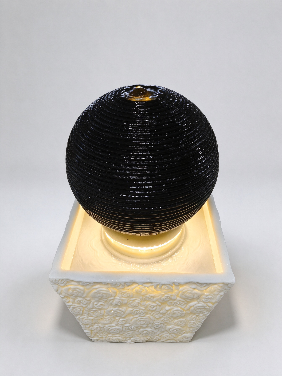 Rosaleda Rose Sphere Fountain in Black & White