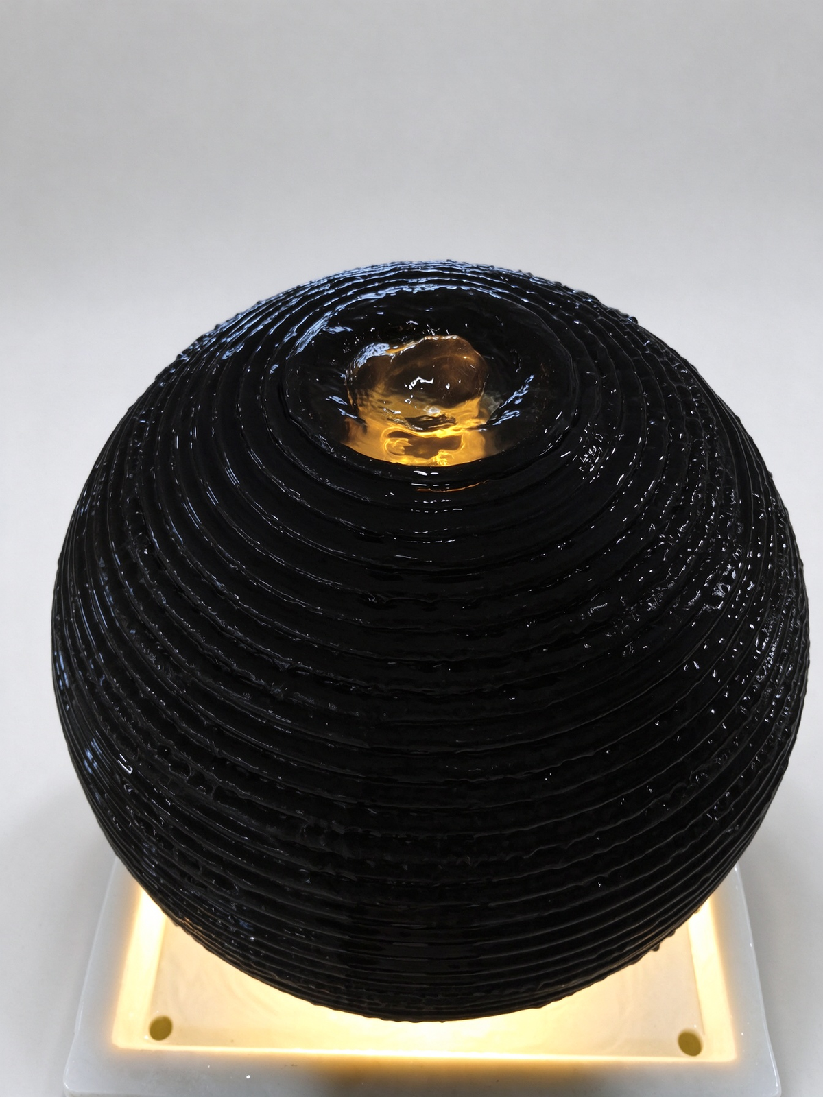 Rosaleda Rose Sphere Fountain in Black & White