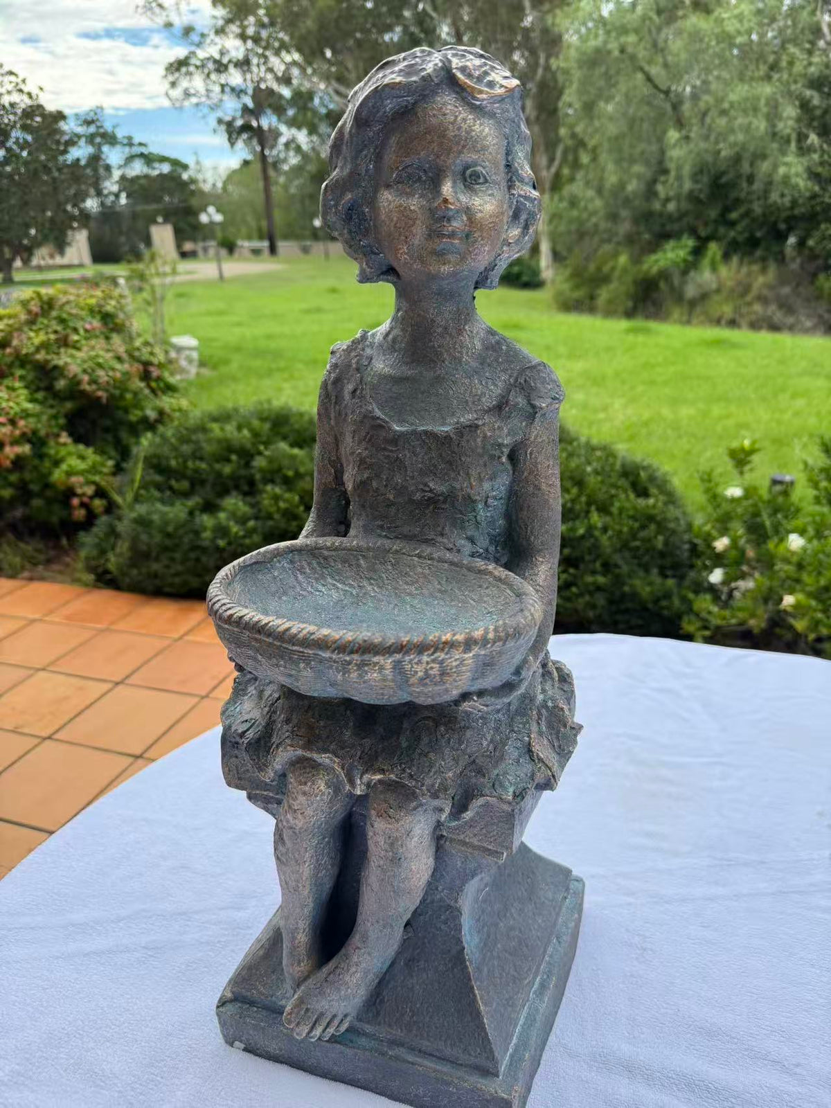 Chica delightful child statue Garden Decoration