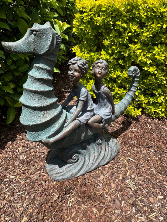Kids on Seahorse Garden Décor Ornament MGO Outdoor Landscaping Statue