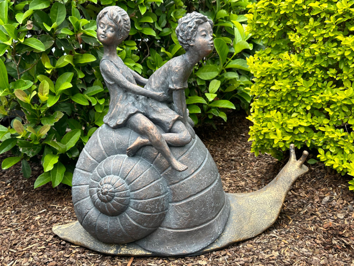 Kids on Snail Garden Décor Ornament MGO Outdoor Landscaping Statue