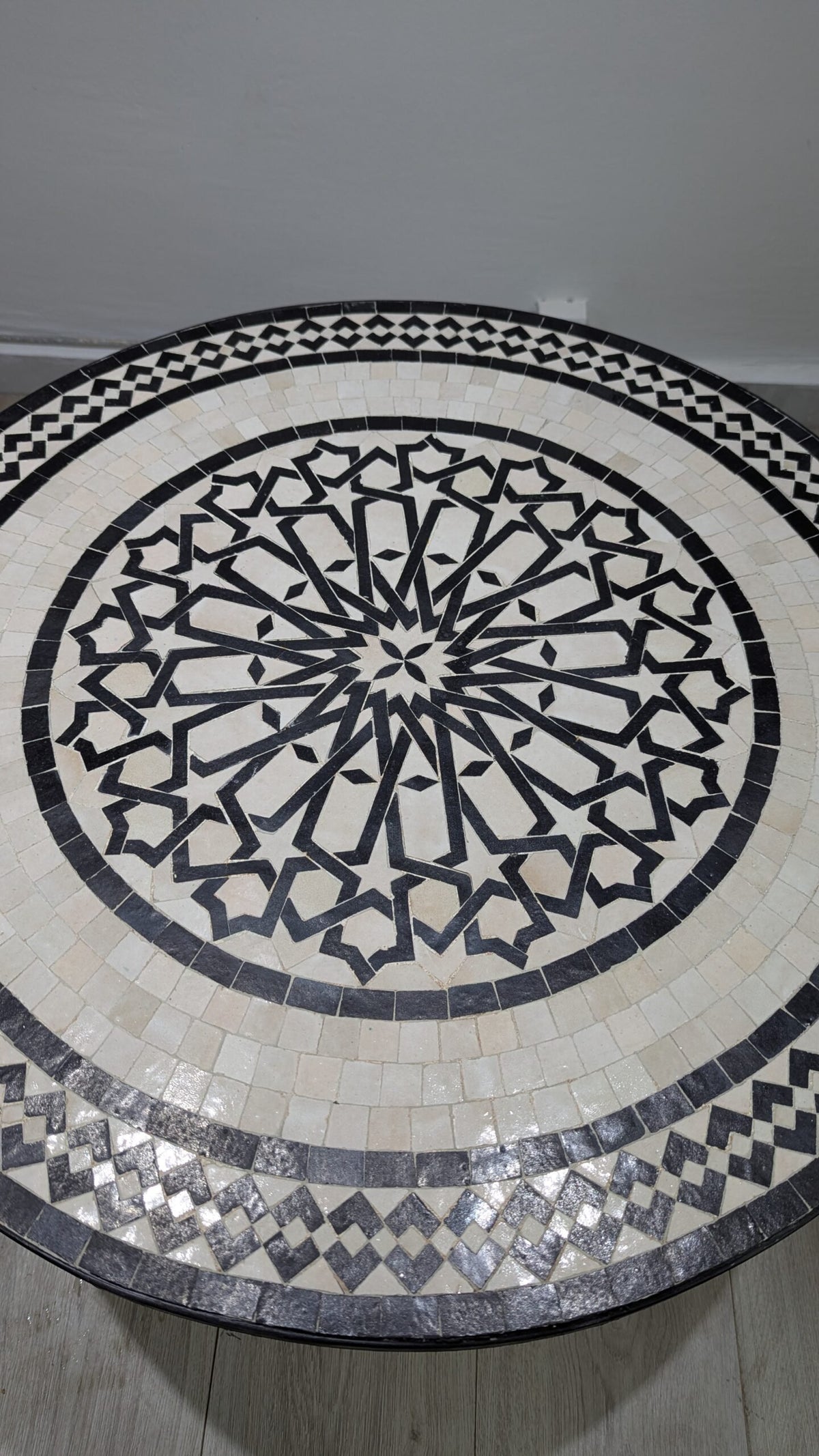 Handmade Moroccan Zellige Mosaic Table — MT0003