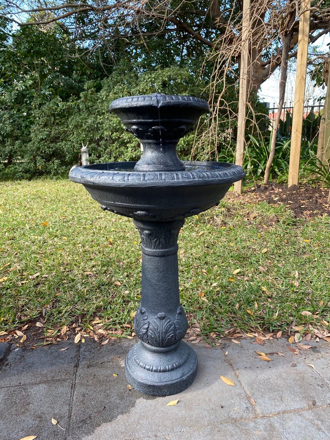 Elegancia Solar Bird Bath Fountain 