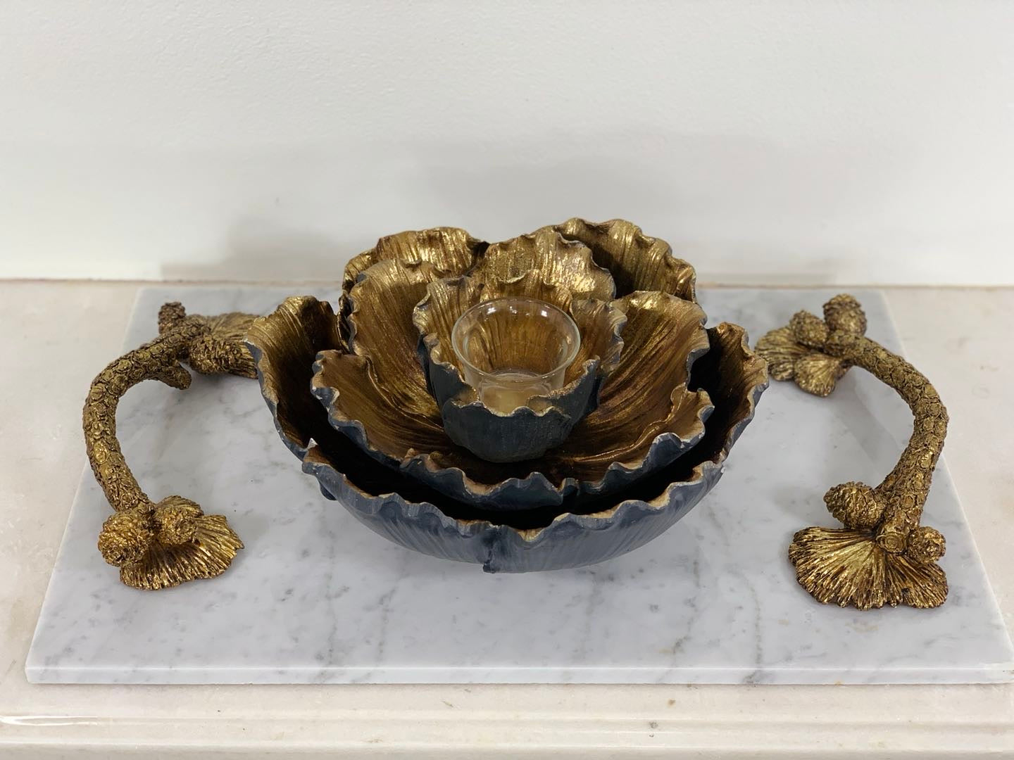 Flower Shaped Set Bowls Black & Gold with Candle Holder