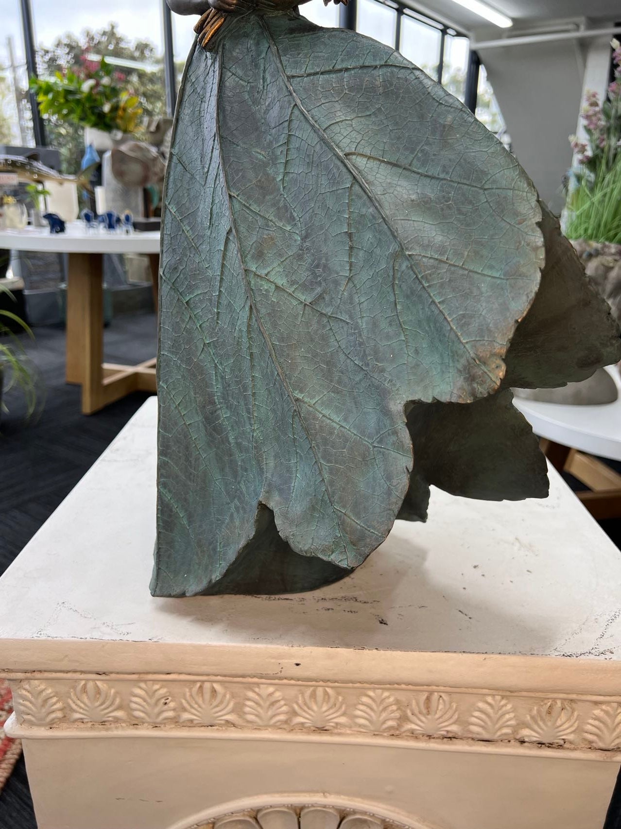 Mellina Elegant Lady in Bronze